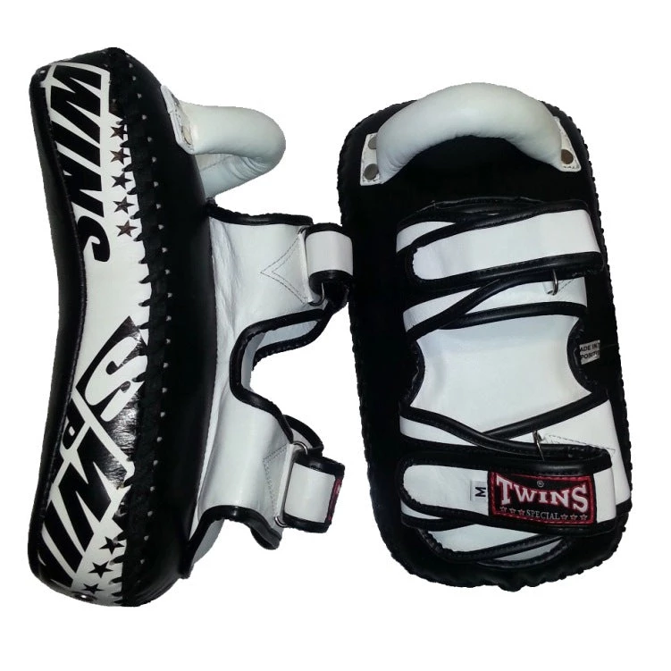 TWINS CURVED THAI KICK PADS 3 TWINS CURVED THAI KICK PADS